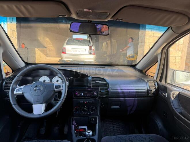 Opel Zafira-6