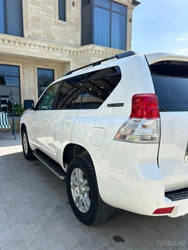 Toyota Land Cruiser Prado-5