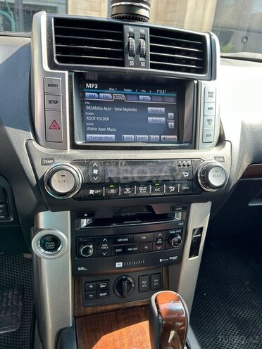 Toyota Land Cruiser Prado-4