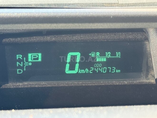 Toyota Prius-8
