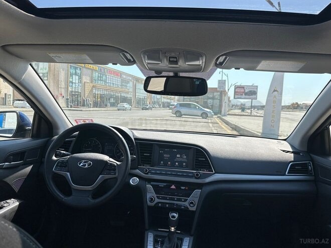 Hyundai Sonata-12