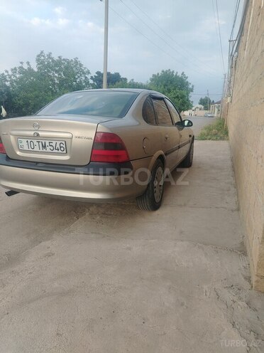 Opel Vectra-3