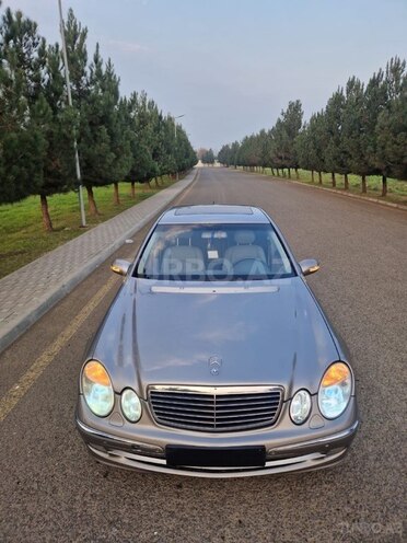 Mercedes E 320-1