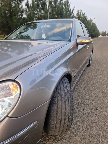Mercedes E 320-9