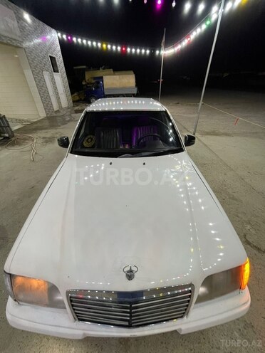 Mercedes 250 D-4