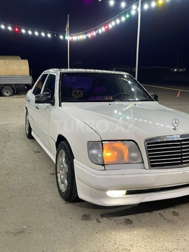 Mercedes 250 D-2
