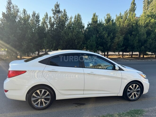 Hyundai Accent-5