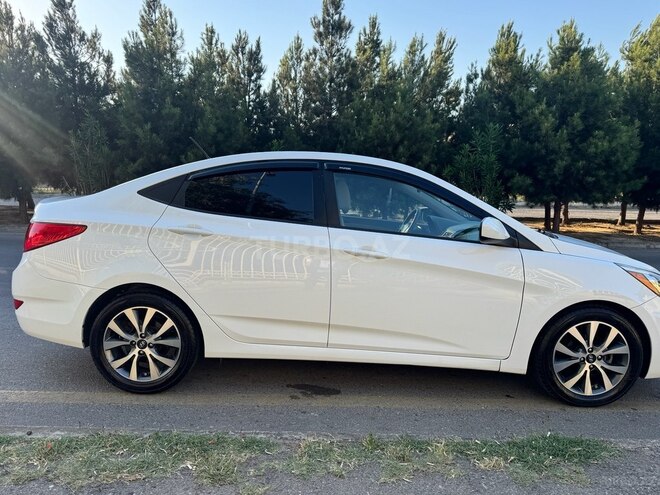 Hyundai Accent-3
