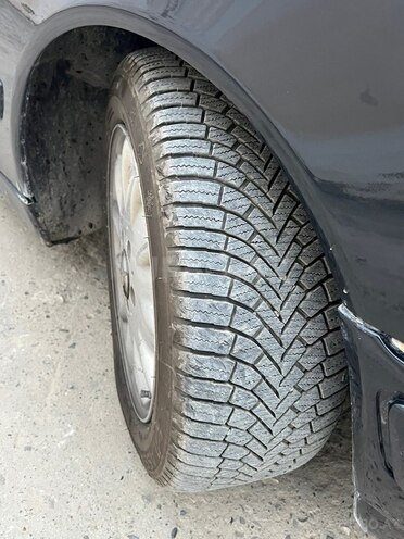 Mercedes E 220-10