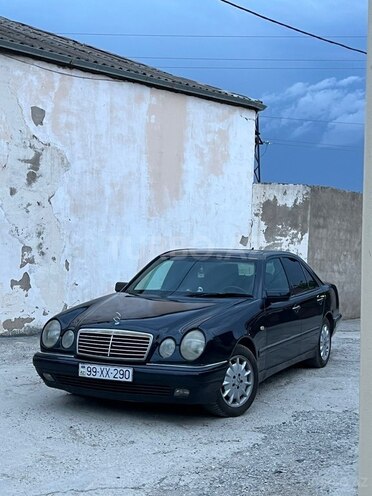 Mercedes E 220-4