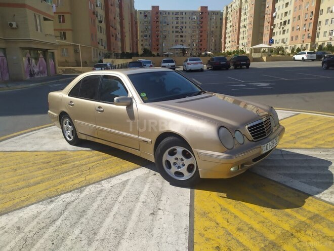 Mercedes E 270-7