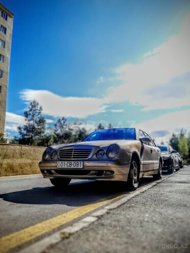 Mercedes E 270-6