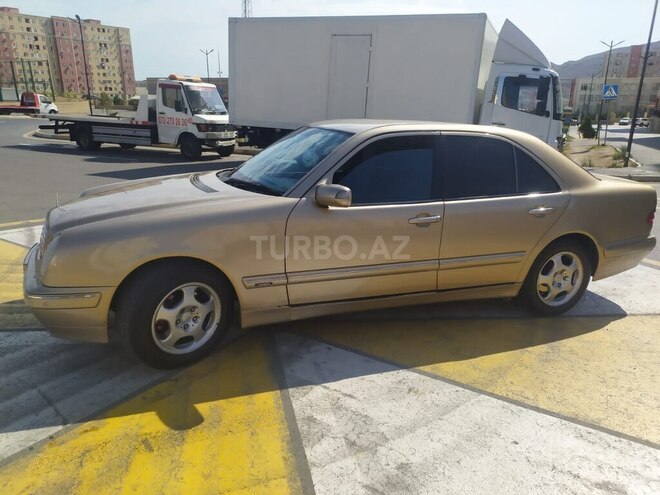 Mercedes E 270-15