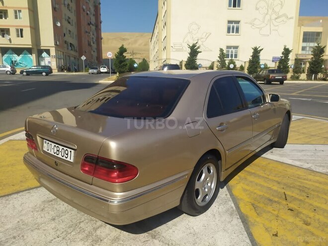 Mercedes E 270-17