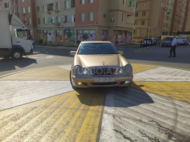 Mercedes E 270-18