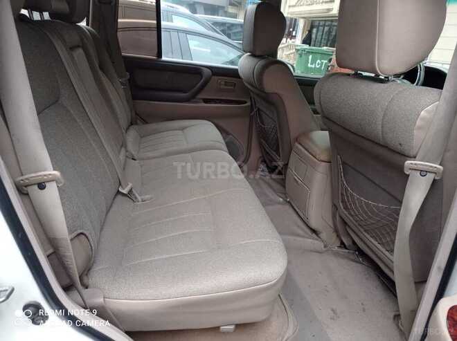 Toyota Land Cruiser-6