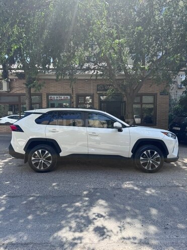 Toyota RAV4-4