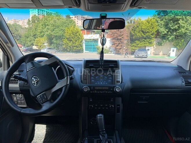 Toyota Land Cruiser Prado-7