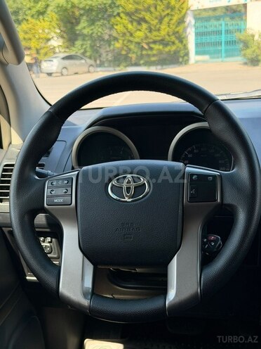 Toyota Land Cruiser Prado-6