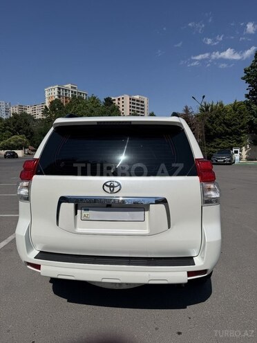 Toyota Land Cruiser Prado-5