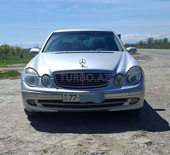 Mercedes E 200-1
