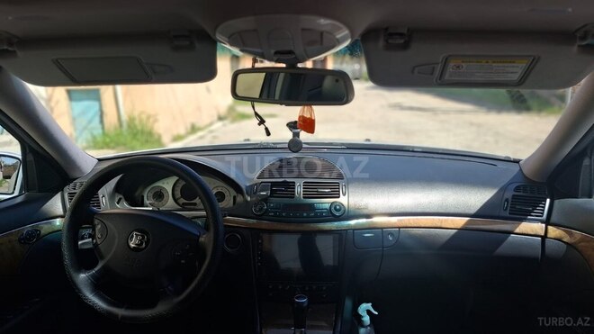 Mercedes E 200-8