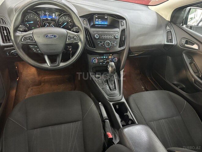 Ford Focus-14