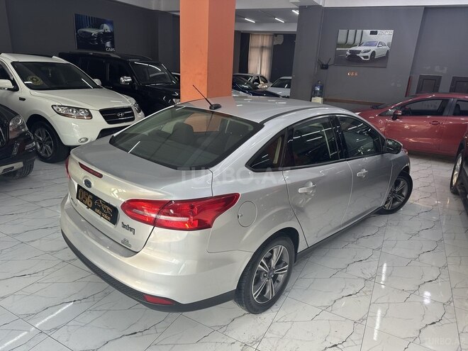 Ford Focus-6