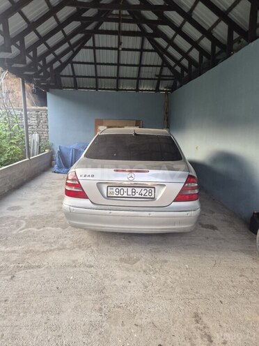 Mercedes E 240-3