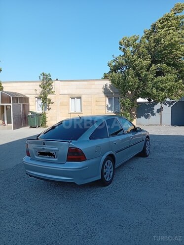Opel Vectra-3