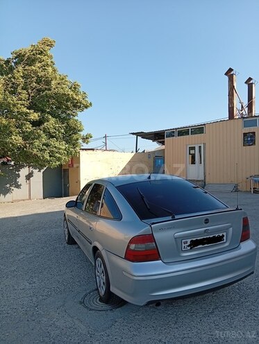 Opel Vectra-4