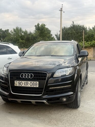 Audi Q7-2