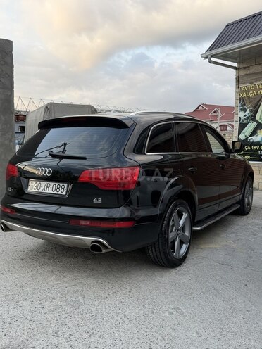 Audi Q7-5
