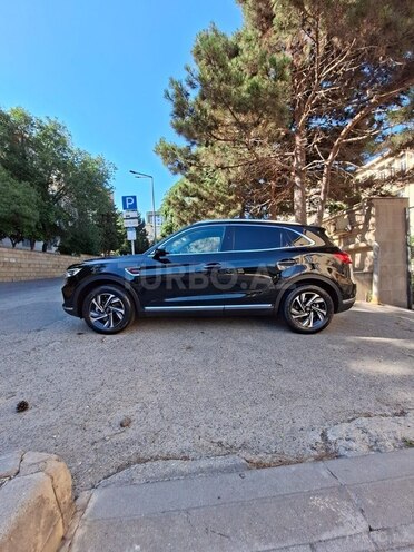 Hongqi HS5-6