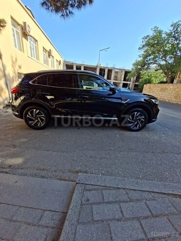 Hongqi HS5-9