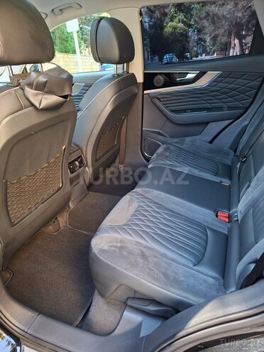 Hongqi HS5-10