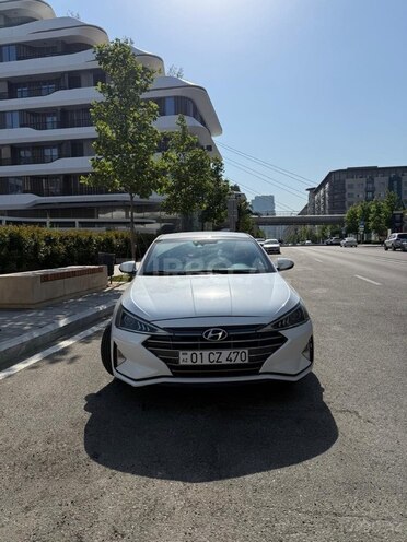 Hyundai Elantra-1