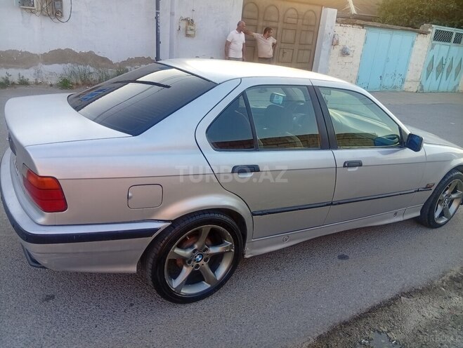 BMW 318-16