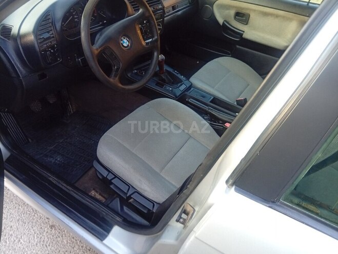 BMW 318-21