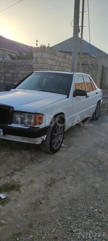 Mercedes 190-4
