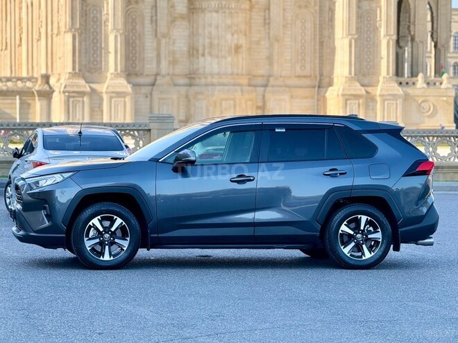 Toyota RAV4-5