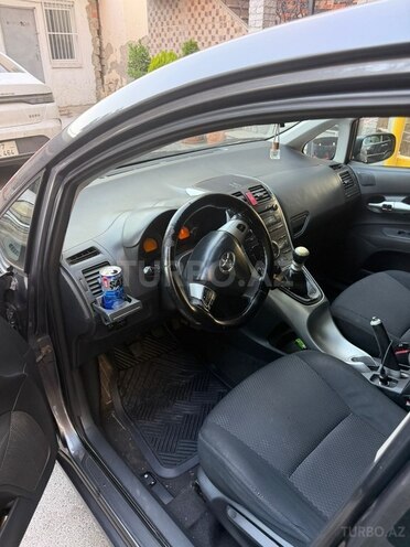 Toyota Auris-3