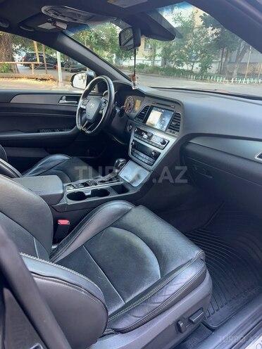 Hyundai Sonata-14