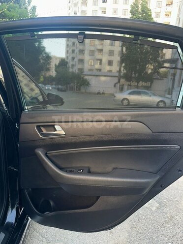 Hyundai Sonata-17