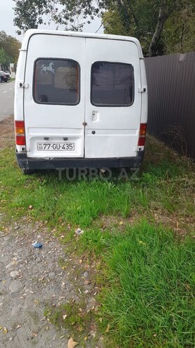 Ford Transit-6