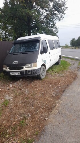 Ford Transit-7