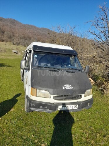 Ford Transit-5