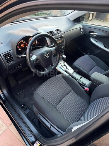Toyota Corolla-10