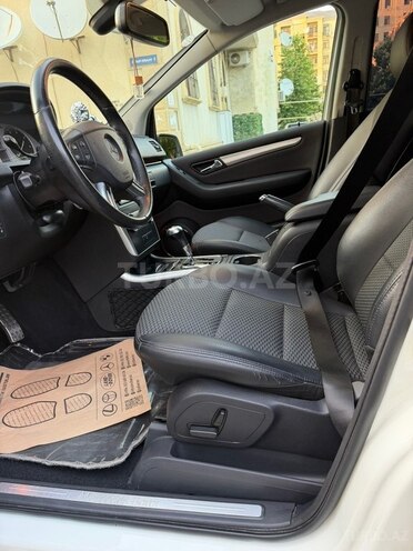 Mercedes B 170-11