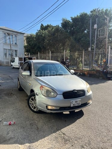 Hyundai Accent-1